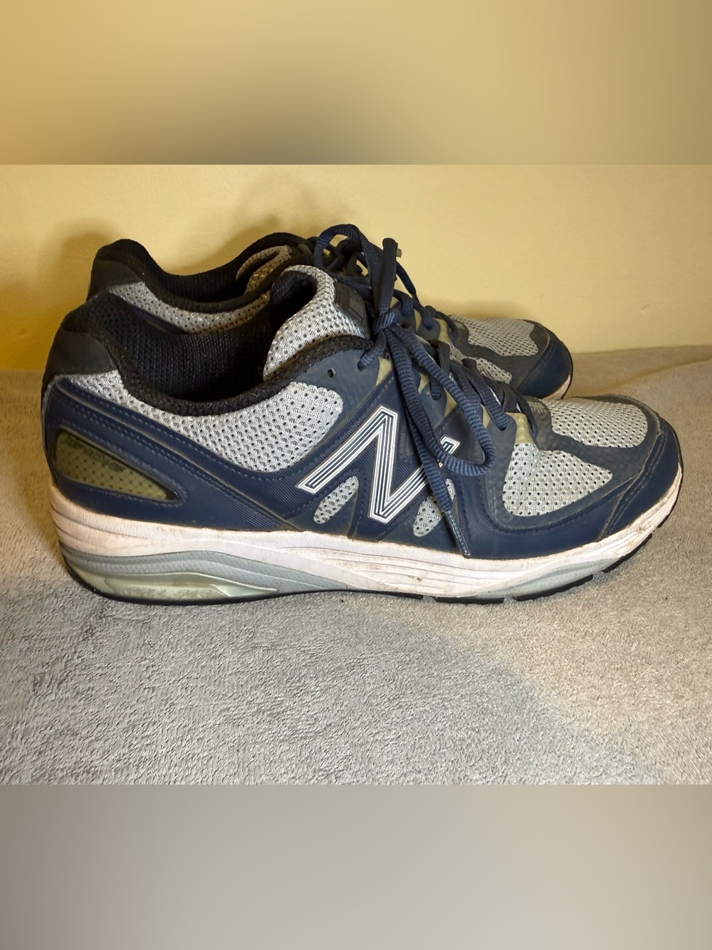 New Balance Mens 1540v2 D width Running Shoes Blue & Gray Size 8.5
